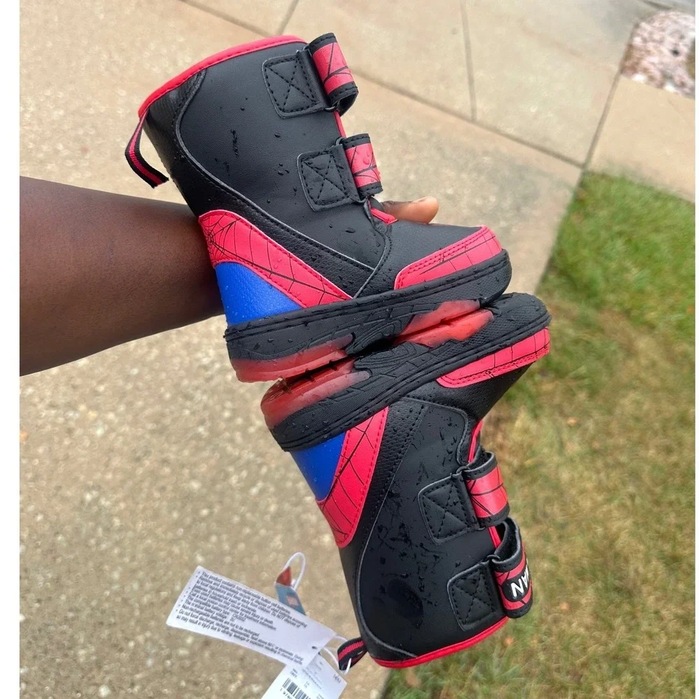 Marvel Spider‎ Man Toddler Boys Light-Up Winter BootsSize 7